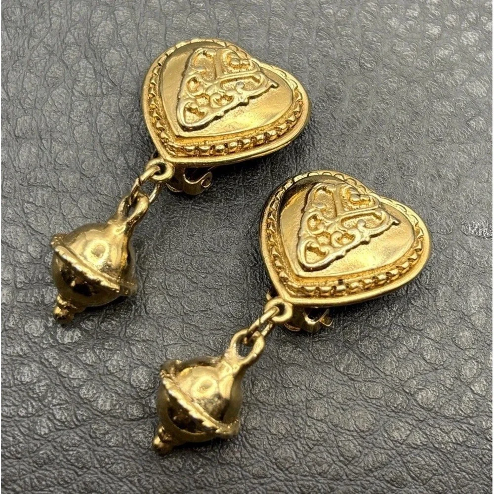 Vintage 80s Chunky Ornate Heart Drop Dangle Bead Clip On Earrings Gold Tone